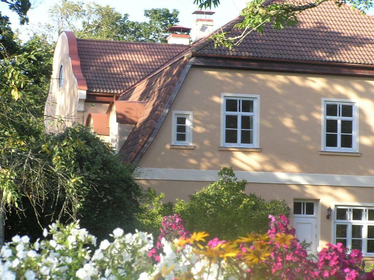Maras Manor Hotel Turlava Екстериор снимка