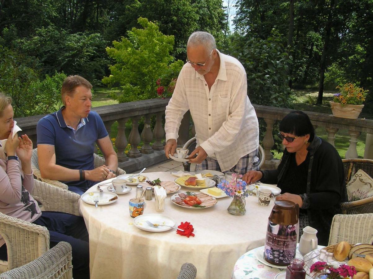 Maras Manor Hotel Turlava Екстериор снимка